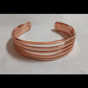 Bracelet manchette en alliage d'argent et laiton fabriqué à la main - Product Image 2