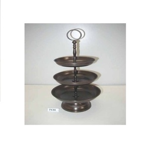 Supports à gâteaux décoratifs faits à la main, unique, moderne, impression de logo personnalisé, vente en gros, de styliste, support à gâteaux en métal de mariage Antique - Product Image 1