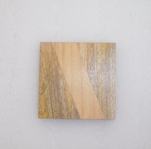 Posavasos de madera Natural, Juego de 4 posavasos cuadrados de dos tonos - Product Image 1