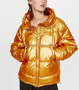 Chaqueta Acolchada para Hombre con Piel de Lobo, Relleno de Plumón, Capucha Desmontable, Chaqueta de Plumón para Hombre - Product Image 1