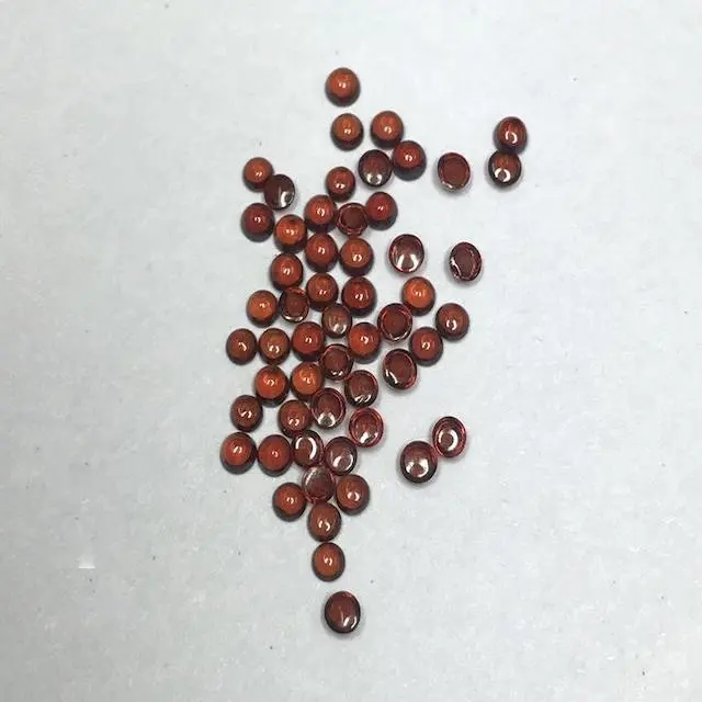 Beste Qualität Großhandels preis 2mm natürlicher roter Mosambik Granat runde glatte Cabochons loser Edelstein vom Hersteller