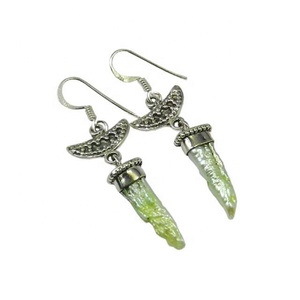 Bijoux de mode bon marché Boucles d'oreilles en argent sterling pur 925 avec perles Biwa pour femme à la mode - Product Image 1