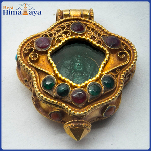 Pendentif de boîte de prière Ghau en argent Sterling plaqué or - Product Image 3