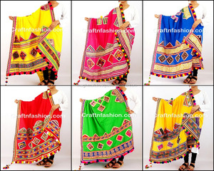 ผ้าคลุมไหล่ปักลายกูจาราตีแบบกระจก- ผ้าคลุมไหล่ปักลายคุชสีเหลือง- ผ้าคลุมไหล่ปักลายลูกไม้แบบดั้งเดิม - Product Image 2