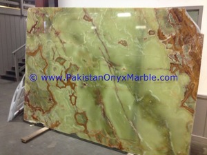 COLECCIÓN DE LOSAS GRANDES DE ONYX VERDE PAKISTANI Superficie de mármol pulido elegante para mesas - Product Image 2
