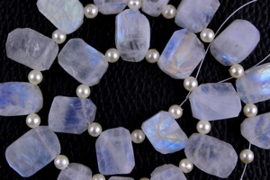 หินมูนสโตนสีรุ้งธรรมชาติ1เส้นที่สวยงามเครื่องประดับแบบหยาบสีฉูดฉาดสีฟ้าที่ไม่ผ่านการบำบัด - Product Image 3