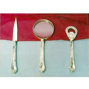 <b>MAGNIFYING</b> <b>GLASS</b> WITH PAPER CUTTER & OPENER - Product Image 4