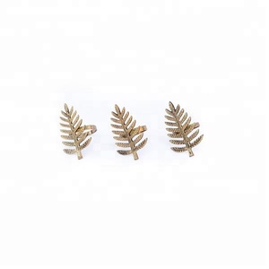 Anneau de serviette en forme de feuille d'arbre tropical Table Accessoires décoratifs et décoratifs Anneau de serviette Design en relief antique - Product Image 3