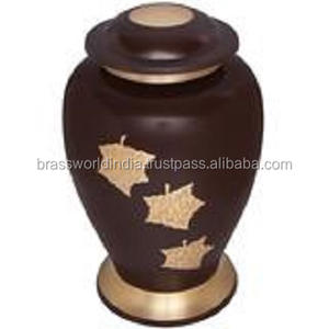 Urna de cremación Domtop marrón y dorada SUMINISTROS FUNERARIOS Brassworld India - Product Image 1
