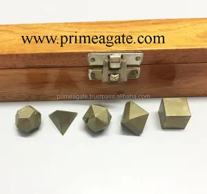 Juego de geometría de 5 piezas de piedras preciosas de pirita dorada con caja de madera-Arte religioso coleccionable - Product Image 1