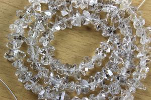 不均一な形状の天然ハーキマークォーツジェムストーンダブルターミネーション未処理ラフメイキングジュエリーストーン - Product Image 2