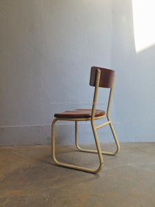 Chaise décorative industrielle en métal et en bois, décor artistique, style industriel - Product Image 5