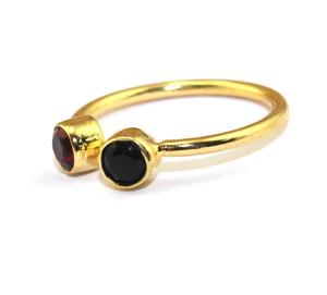 Fabricante al por mayor doble piedra anillo de cuarzo negro y rojo anillo ajustable de doble banda anillo pequeño de diseñador minimalista flexible - Product Image 2