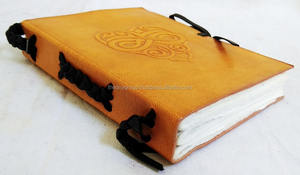 สมุดวางแผนสำนักงานปกหนังสีเหลืองดีไซน์รูปหัวใจพร้อมที่คั่นหนังและสายรัดไดอารี่และการจัดระเบียบ - Product Image 4