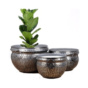 Vente chaude fabriquée en Inde Design moderne élégant métal argent jardinière arrondie (ensemble de 3) pour la décoration de jardin d'hôtel à la maison - Product Image 2