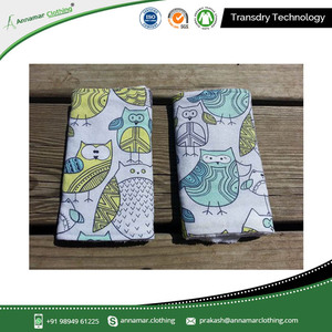 Babero de tela de algodón orgánico y almohadillas para la dentición con MOQ bajo - Product Image 4