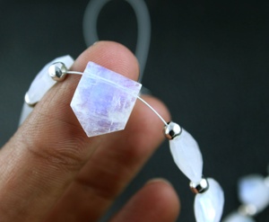 Cuentas de Briolette de arcoíris, joyería de alta calidad con forma de pentagón, piedra lunar, Fuego Azul Natural, excelente calidad - Product Image 2