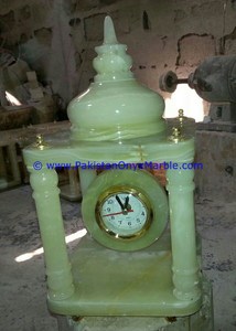 นาฬิกาโต๊ะหินนิลแกะสลักด้วยมือของตกแต่งบ้านจากปากีสถานรูปแบบความรัก - Product Image 2