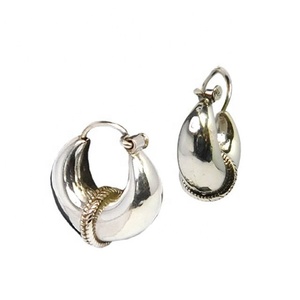 Pendientes de Plata de Ley 925 de diseño Simple de tendencia, joyería de plata Lisa chapada en oro para mujeres y niñas, proveedor directo exportador - Product Image 1