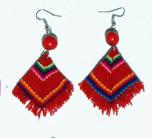 Boucles d'oreilles colorées style poncho péruvien, adorables bijoux à la main - Product Image 1