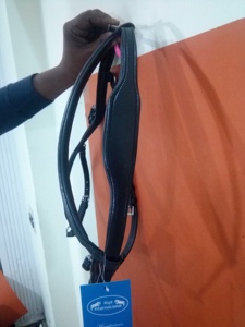 Brida de Cuero para Caballo de Competición Micklem, Ligera y de Lujo, Cómoda, con Banda Frontal y Muserola Cosidas en Blanco - Product Image 6