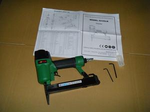 Pistola de grapas de aire neumática APLUS 92/25LN 18GA 8,7 MM corona 92 herramienta de grapas con punta larga de 50MM corona de 8,7 MM - Product Image 4