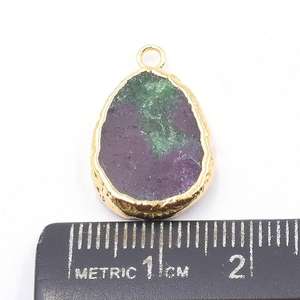 Pierre naturelle rubis zoisite 21 à 23 MM avec pendentif plaqué or rose et vert en forme de poire - Product Image 3