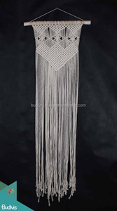 Budivis Top Selling Art Deco Tejido a mano Algodón y madera reciclada Colgante de pared Bali Macrame Tapiz para decoración del hogar al por mayor - Product Image 6