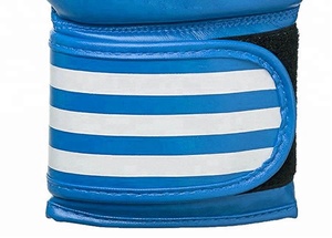 Gants de boxe professionnels personnalisés en usine Offre Spéciale cuir 12oz et cuir de vachette noir rouge et bleu avec logo personnalisé de la Chine - Product Image 6