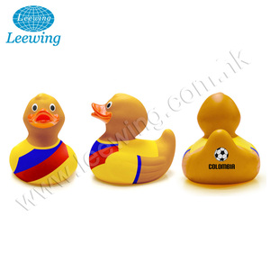 Menino brinquedo esportes futebol, jogador de borracha pato holland uniforme mundo copo promo presente
