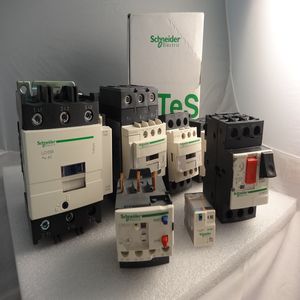 คอนแทคเตอร์ขนาดเล็กสำหรับควบคุมมอเตอร์ Schneider LP1K0910BD DC 12V แบบไม่กลับกลับ 3 ขั้ว 12A มีสินค้าในสต็อก - Product Image 5