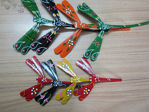Libélula de bambú de alta calidad y segura como recuerdo - Product Image 2