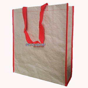 Sac de shopping pliable en tissu tissé PP laminé kraft simple, construction en tuyau en U, motif de points, fabriqué au Vietnam HOAHA - Product Image 1