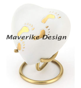 Urna de ceniza de recuerdo de corazón grabado púrpura Mini urna de cremación de corazón para cenizas humanas Honor a su ser querido Perfecto para adultos - Product Image 4