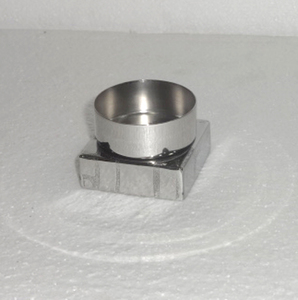 เชิงเทียนตกแต่งเสาโลหะพร้อมพื้นหลังกระจกสำหรับการสะท้อนตกแต่งบ้านโรงแรมร้านอาหาร - Product Image 5