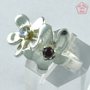 แหวนเงินแท้ดีไซน์ใหม่925ประดับพลอยโกเมนสีรุ้งและพระจันทร์เป็นเครื่องประดับที่สวยงามสำหรับงานแต่งงานงานหมั้นสำหรับงานครบรอบแต่งงาน - Product Image 1