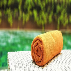 Serviettes de bain à main de golf bio 40x60 de haute qualité de l'Inde Techniques tissées personnalisées et serviette à motif teint uni - Product Image 4