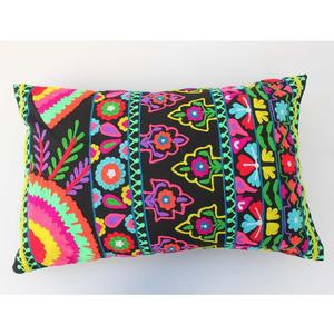 2023 personalizado bordado a mano 16X24 pulgadas algodón Suzani funda de almohada nuevo diseño Floral colorido técnica de punto para uso doméstico - Product Image 1
