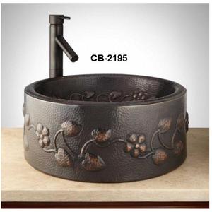 Lavabo de salle de bain en cuivre avec dessus de table rond solide au design floral gaufré de luxe - Product Image 1