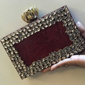 Sac à main en résine noire fait à la main pour femmes, pochette indienne tendance pour mariage et fête aux États-Unis et au Royaume-Uni, sacs de soirée en bois - Product Image 3