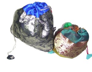 กระเป๋าผ้าปักขอบผ้าไหมมีเชือกผูกปากถุงใส่เหรียญลูกกวาดพร้อมเงินสดทองแดงสองชั้น - Product Image 3