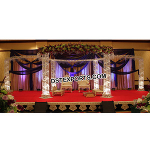 Mandap de Boda de Diamantes Blancos, Mandap de Cristal Metálico Fenomenal para Bodas al Aire Libre, Mandaps de Cristal Vintage para Bodas, ALEMANIA - Product Image 1