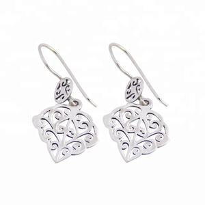 Boucles d'oreilles en argent sterling 925 faites à la main Belles bijoux de mode vintage pour la fête Cadeau parfait grossiste et fabricant - Product Image 1