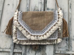 Bolso de Mano Tipo Clutch de Yute Estilo Boho Chic, Bordado a Mano con Decoración de Cuentas - Product Image 3