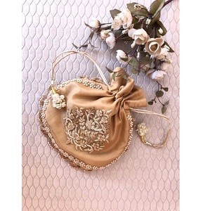 Sacs de soirée à broderie Zari dorés faits à la main artisanat de luxe meilleurs sacs Potli de mariage vente chaude dans le Golfe - Product Image 1