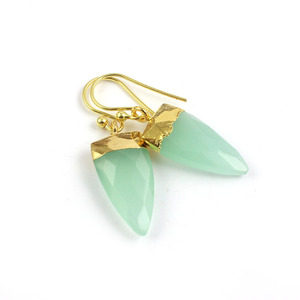 Aqua-pendientes de Calcedonia con forma de punta de flecha, joyería chapada en oro - Product Image 3
