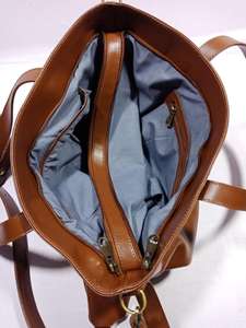 กระเป๋าถือ2025ผู้หญิงหนังนิ่มสั่งทำได้สำหรับการเดินทางและทำงานด้วยดีไซน์คลาสสิกและการตกแต่งภายในแบบพรีเมียม - Product Image 3