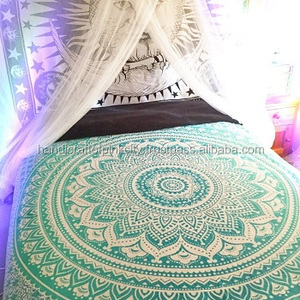 Manta de Cama de Algodón Personalizable Hecha a Mano con Estampado de Mandala Estilo Marroquí Vintage, Tapiz Estampado para Decoración de Dormitorio, 72 Pulgadas - Product Image 1