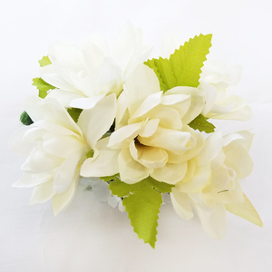 100% Pure Tuberose Essential Oil Aceite absoluto floral natural para perfume Aromaterapia y cuidado de la piel Proveedor al por mayor - Product Image 1