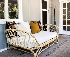 Cama Doble Clásica de Ratán Ecológica - Product Image 1